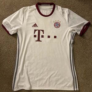 2016-2017 FC Bayern third jersey Lahm